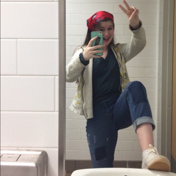 Meet your Posher, Alicia - Picture 1 of 1